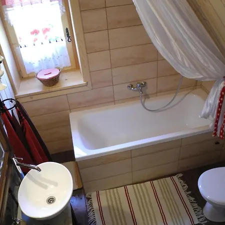 Zrubovy Domcek U Vincka 2 木屋 Ždiar